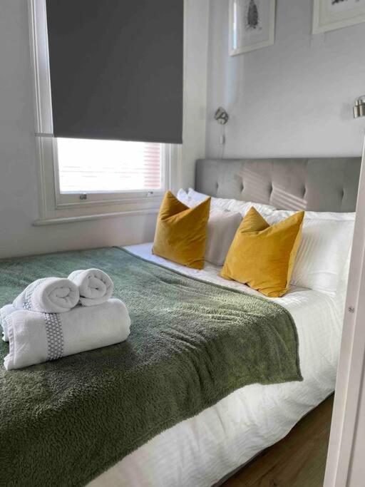 Beautiful And Spacious Flat Londra Exterior foto