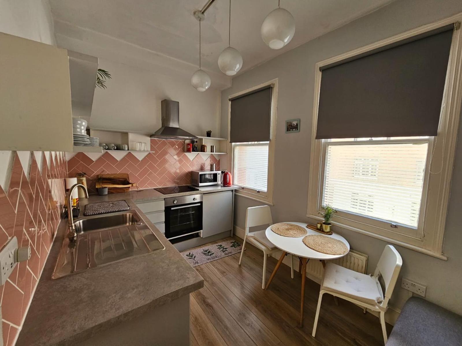 Beautiful And Spacious Flat Londra Exterior foto