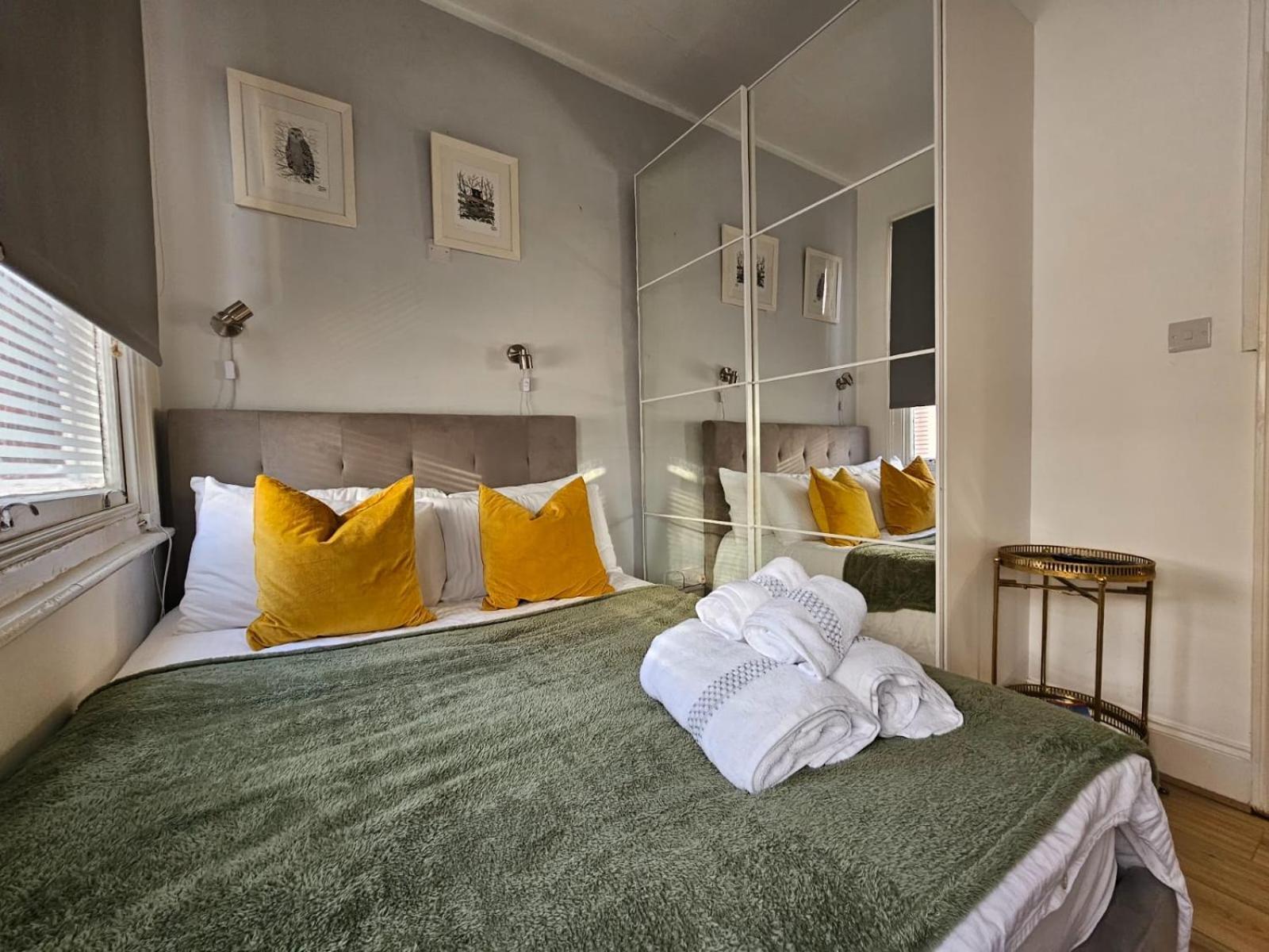 Beautiful And Spacious Flat Londra Exterior foto
