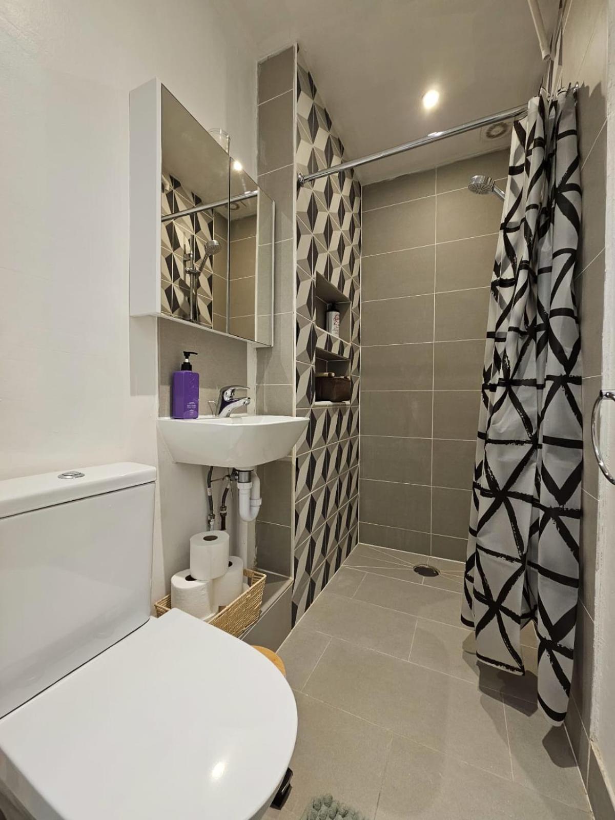 Beautiful And Spacious Flat Londra Exterior foto